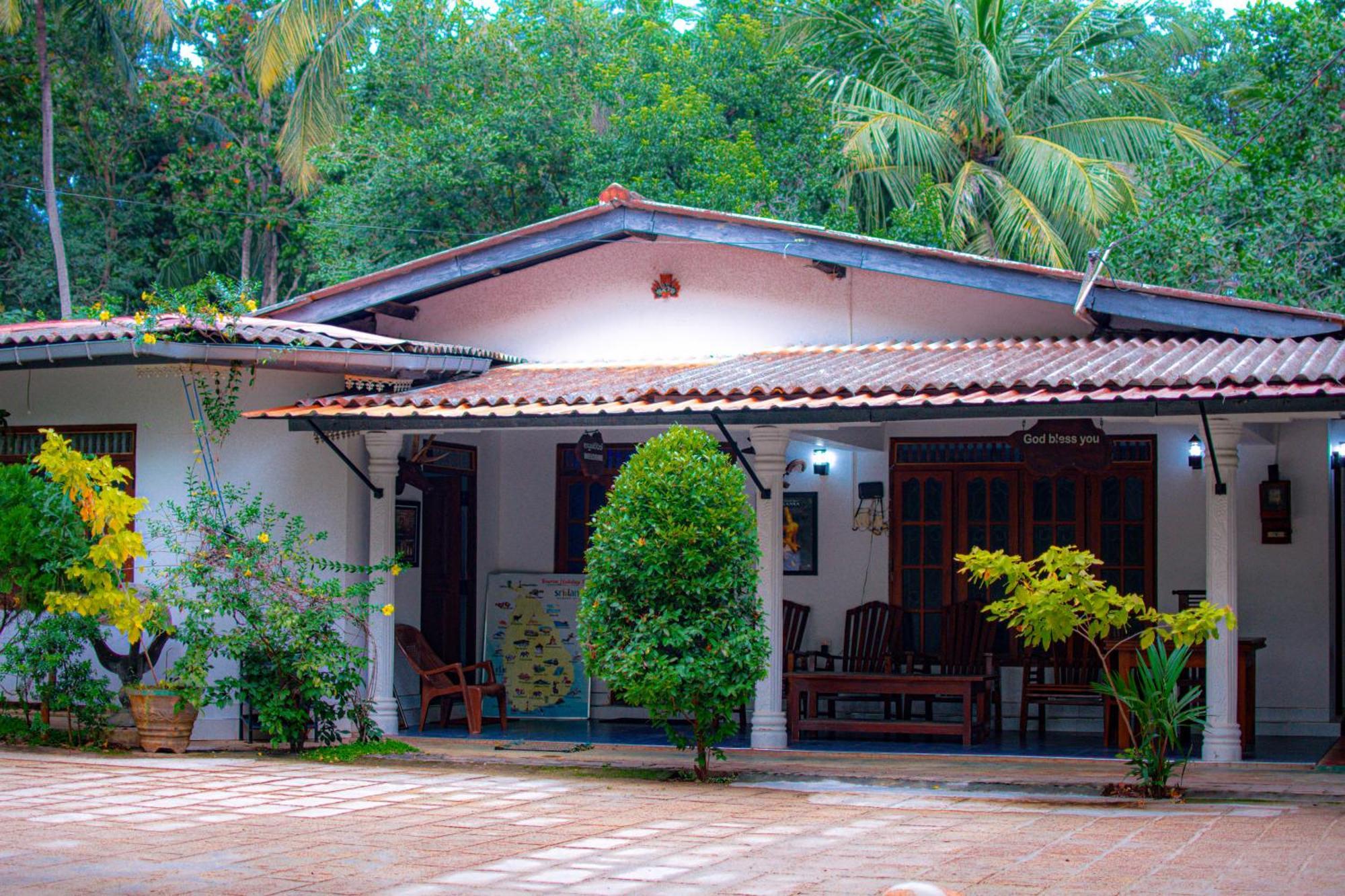 Tourist Holiday Inn Dambulla Exteriér fotografie